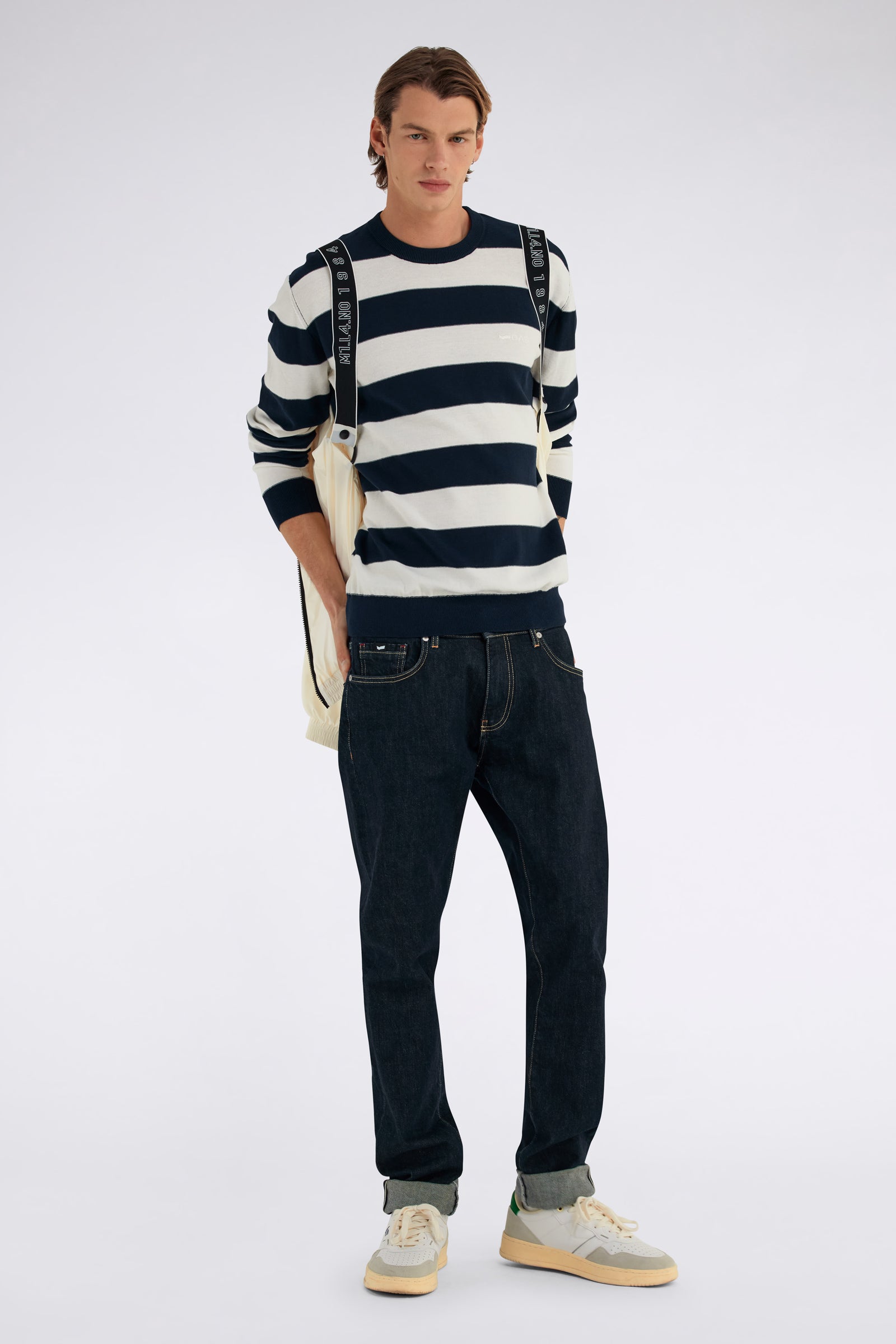 AVIER ROUND NECK