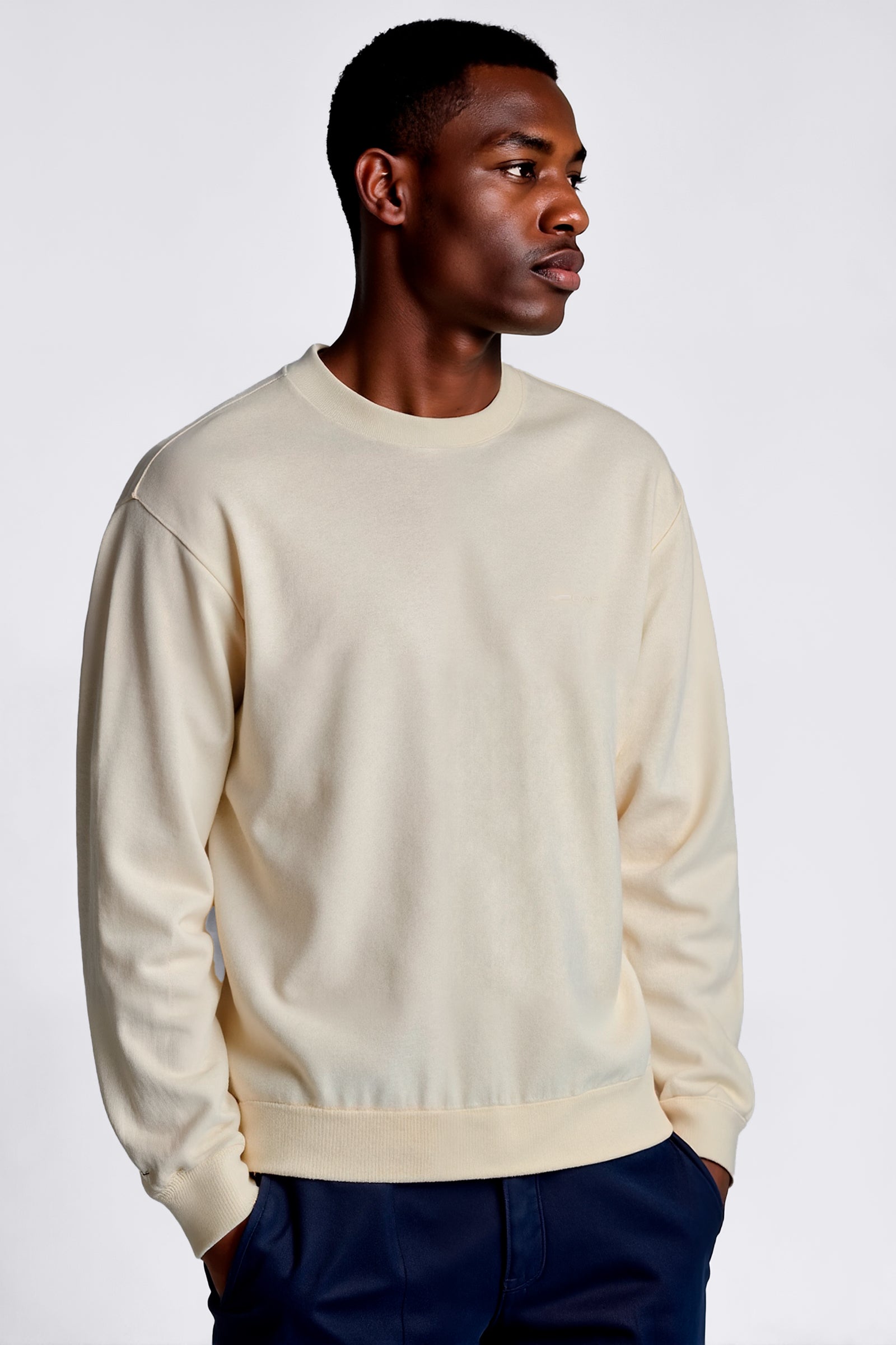 AVIER ROUND NECK